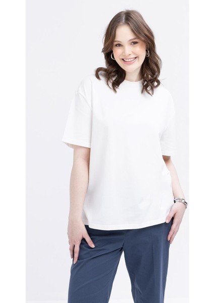 Ekru-Kısa Kollu Nakış Detaylı T-Shirt