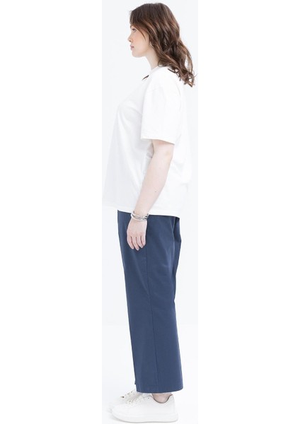 Ekru-Kısa Kollu Nakış Detaylı T-Shirt
