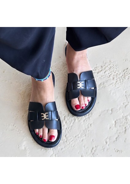 Siyah Hakiki Deri Gold Aksesuarlı Kadın Günlük Rahat ve Şık Terlik