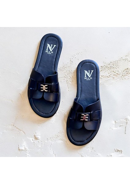 Siyah Hakiki Deri Gold Aksesuarlı Kadın Günlük Rahat ve Şık Terlik modelleri