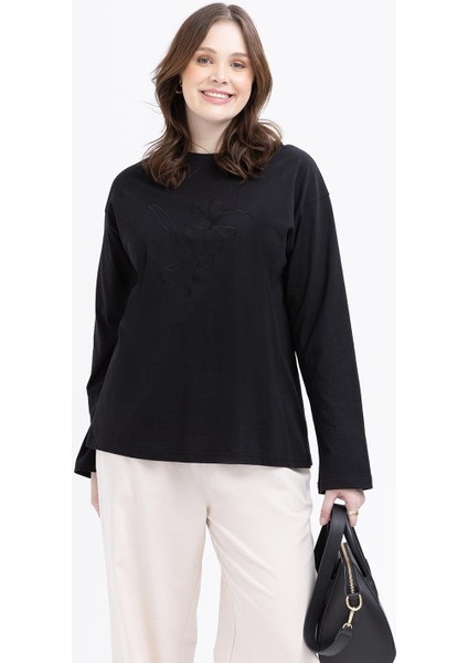 Siyah-Çiçek Nakışlı Uzun Kollu Büyük Beden T-Shirt
