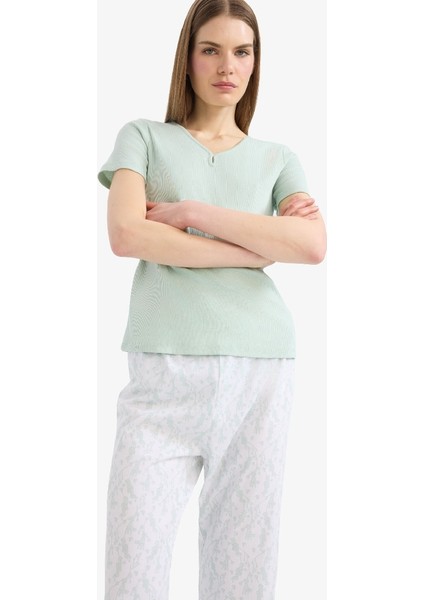 Yeni Sezon Regular Fit Pijama Takımı Kısa Kollu Üst Desenli Uzun Altı-Fall In Love