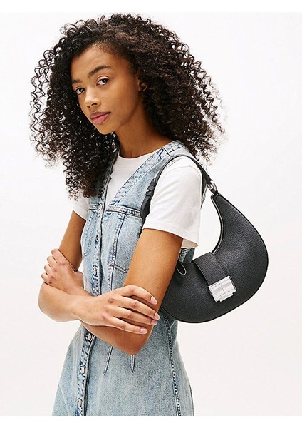 Tjw Crush Shoulder Bag Kadın Siyah Omuz Çantası AW0AW17539BDS modelleri