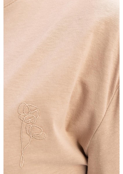 Vizon-Kısa Kollu Nakış Detaylı T-Shirt indirimleri