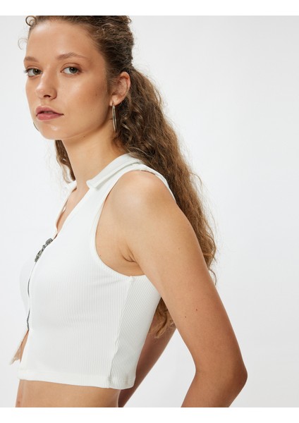 Yeni Sezon Crop Üst Polo Yaka Fermuar Detaylı Kolsuz Slim Fit