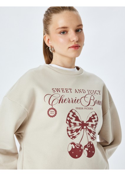 Yeni Sezon Şardonlu Kiraz Baskılı Uzun Kollu Bisiklet Yaka Oversize Sweatshirt fiyatları
