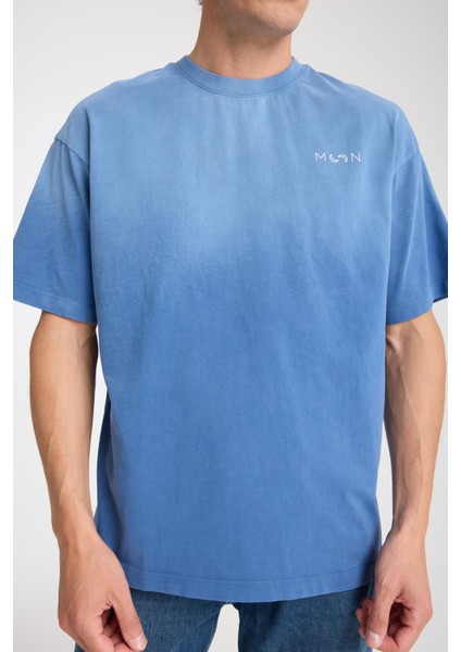 Erkek Bisiklet Yaka Pamuk Moon Baskılı T-Shirt - Modern ve Şık Spor Tarzı, Yazlık fiyatları