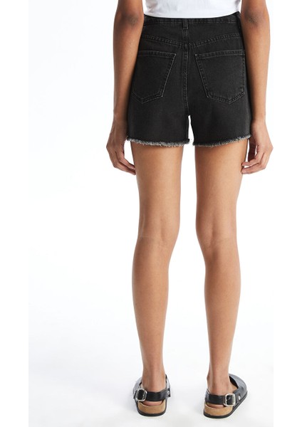 Yeni Sezon Dar Fit Yirtik Detayli Kadin Jean Sort - S53128Z8 fırsatları