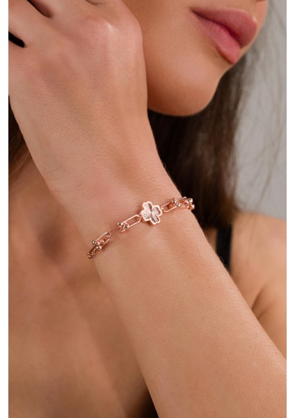 Gümüş Rose Kaplama Yonca Çiçek Lazer Işlemeli Ataç Zincirli Taşsız Bileklik