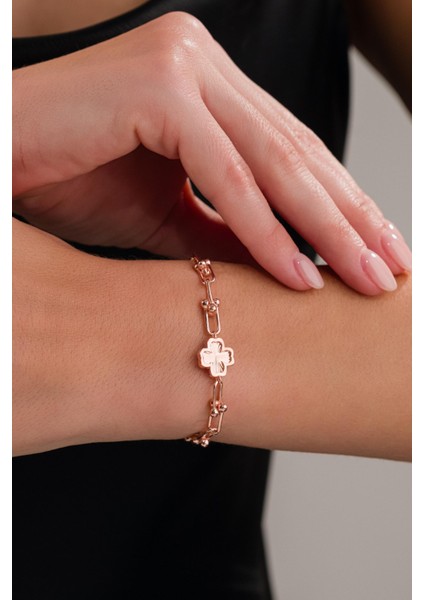 Gümüş Rose Kaplama Yonca Çiçek Lazer Işlemeli Ataç Zincirli Taşsız Bileklik fiyatları