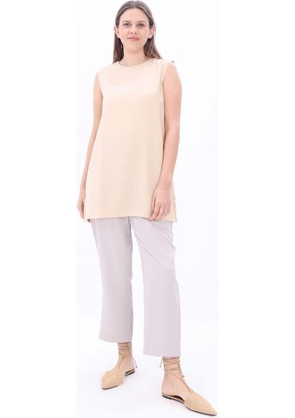 Bej-Basıc Sıfır Kol Içlik Tunik