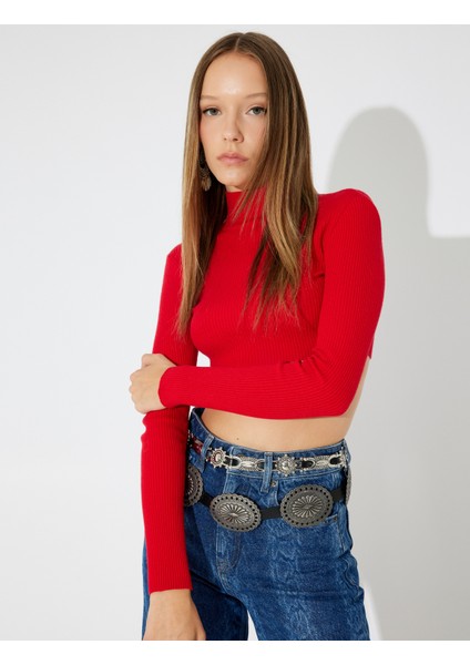 Yeni Sezon Koton x Zeynep Bastık - Uzun Kollu Slim Fit Boğazlı Triko Crop Kazak