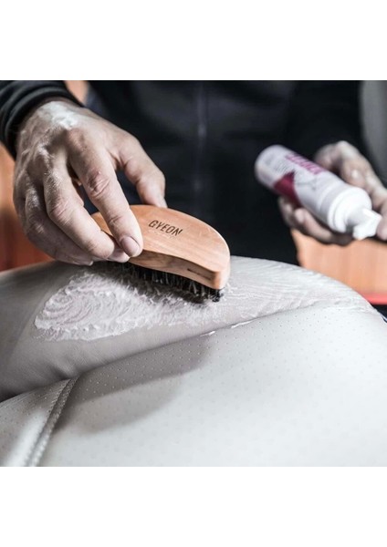 Q²m Leather Brush Deri Temizlik Fırçası modelleri