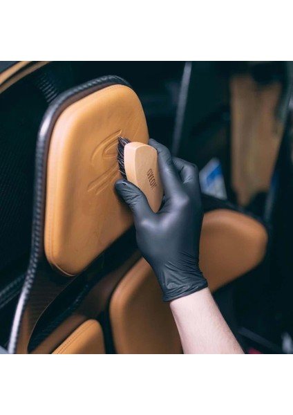 Q²m Leather Brush Deri Temizlik Fırçası fırsatları
