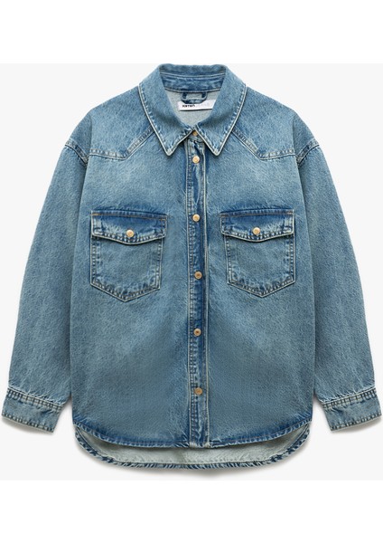Yeni Sezon Uzun Kollu Klasik Yaka Cep Detaylı Düğmeli Pamuklu Oversize Denim Gömlek modelleri