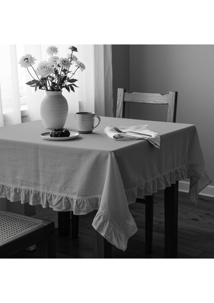 Fırfırlı Ranforce Kumaş Masa Örtüsü