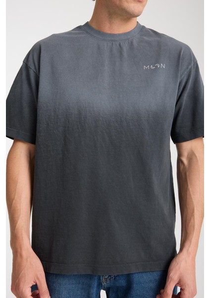 Erkek Bisiklet Yaka Pamuk Moon Baskılı T-Shirt - Modern ve Şık Spor Tarzı, Yazlık modelleri