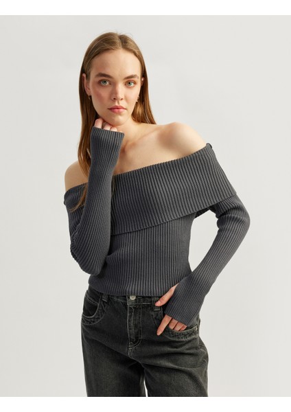 Yeni Sezon Slim Fit Uzun Kollu Omzu Açık Madonna Yaka Triko Kazak fiyatları