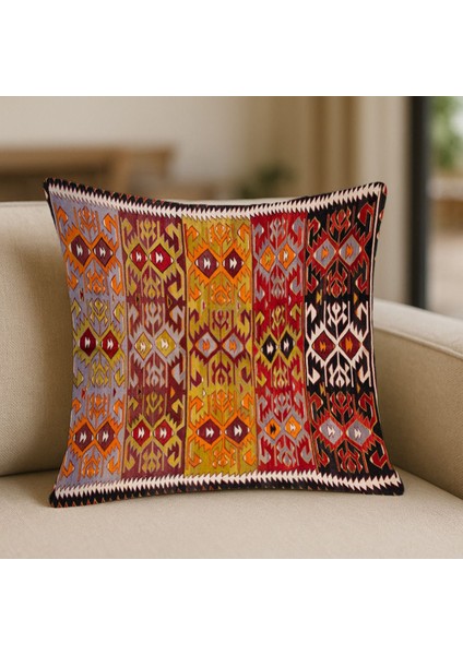 Kilim Motifli Kırlent – Canlı Renkli ve Dayanıklı Kumaş modelleri