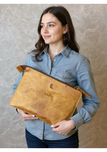 (Isim Yaziyoruz) Laptop / Macbook Bigisayar Kılıfı - Hakiki Deri El Yapımı