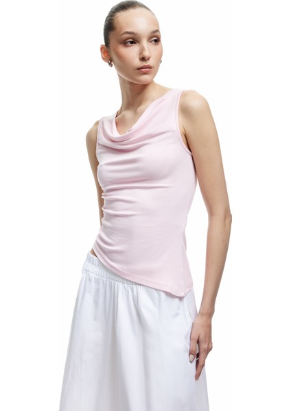 Yeni Sezon Slim Fit Degaje Yaka Asimetrik Kolsuz Viskon Bluz fiyatları