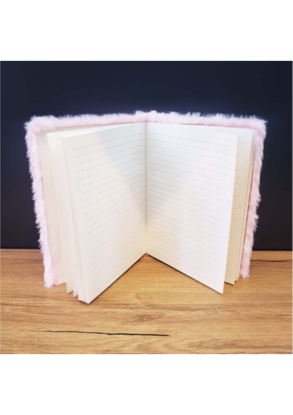 Panda Tasarımlı Çizgili Peluş Defter A5 Not Defteri (Ebat: 20,5 cm x 14,5 Cm) fiyatları