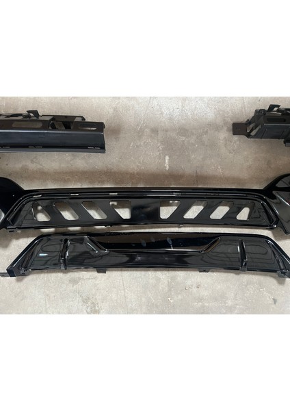 Bmw G20 Arka Tampon ve Difüzör Seti M-Tech