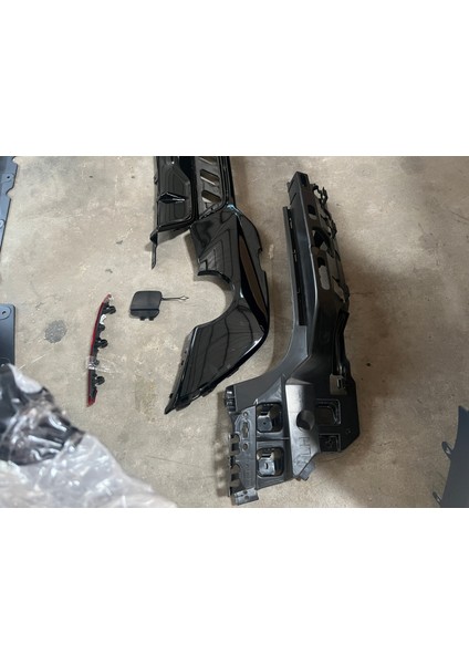 Bmw G20 Arka Tampon ve Difüzör Seti M-Tech
