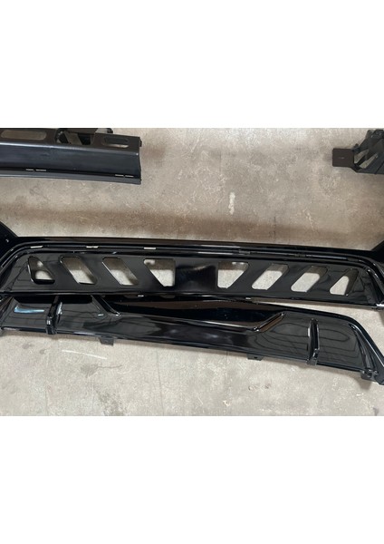 Bmw G20 Arka Tampon ve Difüzör Seti M-Tech