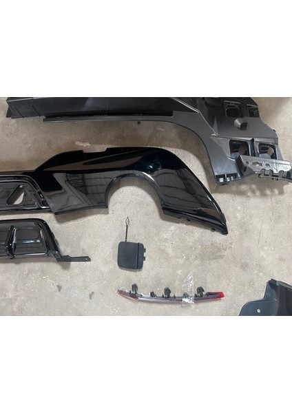 Bmw G20 Arka Tampon ve Difüzör Seti M-Tech