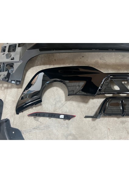 Bmw G20 Arka Tampon ve Difüzör Seti M-Tech