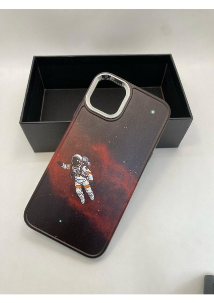 IPHONE 13 Özel Astronot Baskılı Lüks Silikon Kılıf