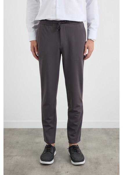 Beli Bağlamalı Cepli Jogger Pantolon