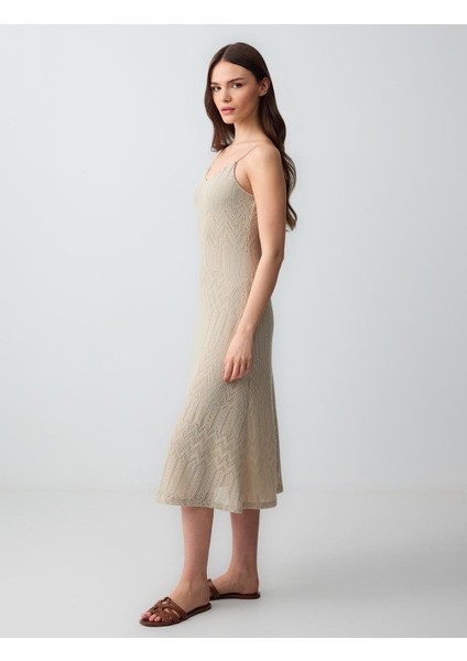 Taş Dar Kesim Askılı V Yaka Ajurlu Örme Midi Elbise fiyatları