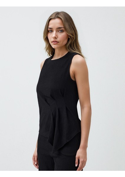 Siyah Bisiklet Yaka Kolsuz Örme Bluz fırsatları