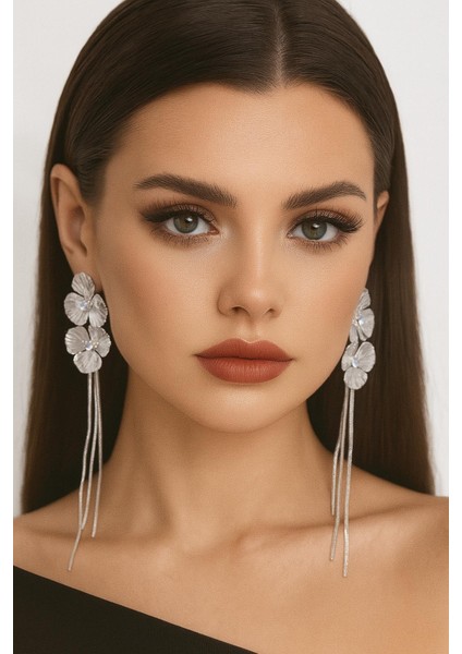 Püsküllü Çiçek Küpe