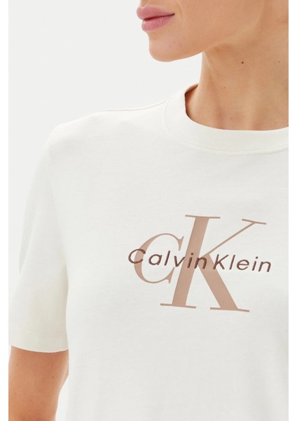 Kadın Ck Hero Classic Mono T-Shirt - Ekru fırsatları