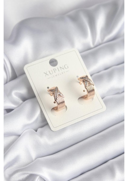 Xuping Model Xoxo Kadın Küpe