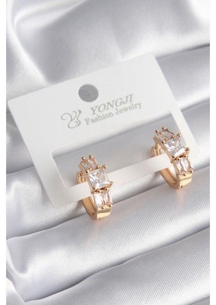 Pirinç Gold Renk Kare Zirkon Taşlı Kadın Küpe