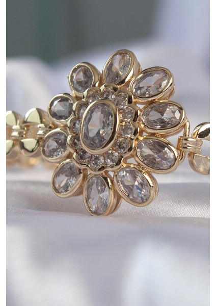 Pirinç Gold Renk Iri Zirkon Taşlı Çiçek Figürlü Bileklik modelleri