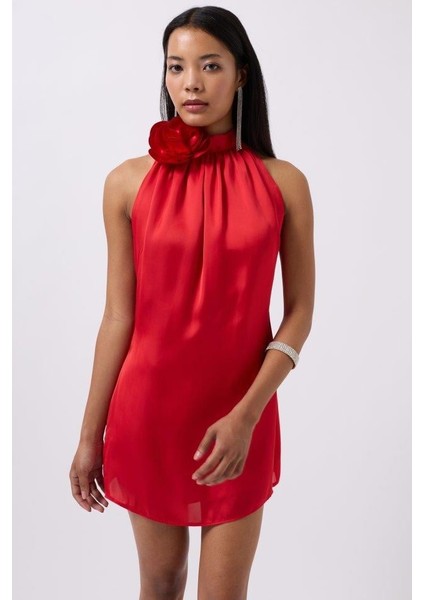 Gül Detay Mini Saten Elbise