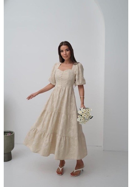 Bej Süs Düğmeli Balon Kollu Elbise