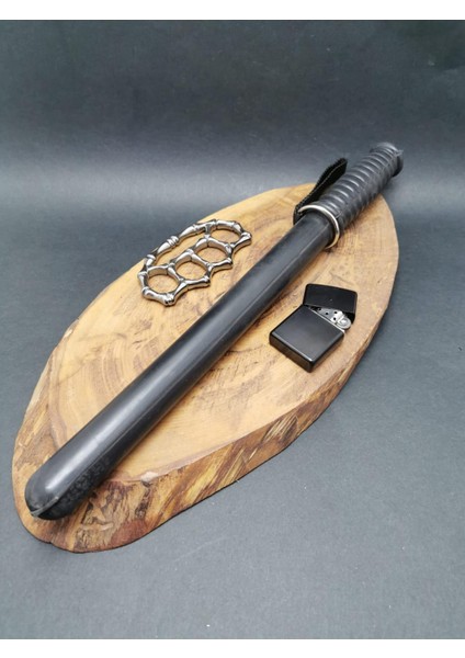 40 cm Boyunda Polis Jop ve Yanında Musta ve Zippo Çakmak ile Beraber SCK458399