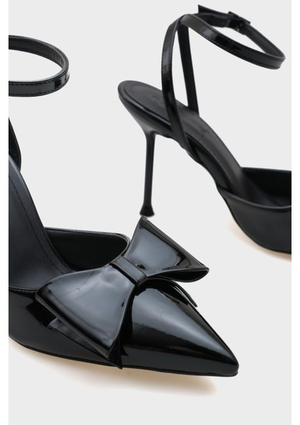 Rona Sivri Burunlu Fiyonlu Bilekten Bantlı Kadın Ayakkabı