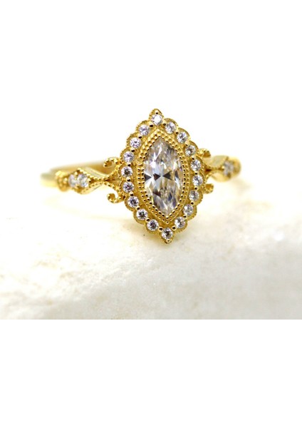 Carla 1.10 CT Mekik Pırlanta Montörü(Mekik)Taşlı Evlilik Teklifi Kadın 925 Ayar Gümüş Yüzük