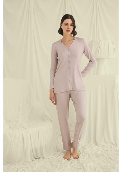 Kadın Uzun Kollu Boydan Düğmeli V Yaka Pijama Takımı 18675