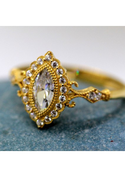 Carla 1.10 CT Mekik Pırlanta Montörü(Mekik)Taşlı Evlilik Teklifi Kadın 925 Ayar Gümüş Yüzük fiyatları
