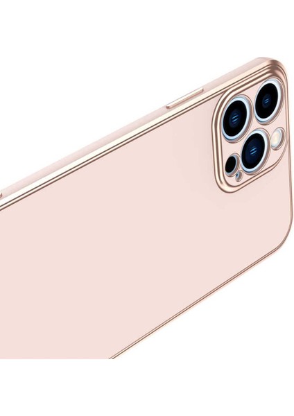 Apple iPhone 14 Pro Max Birinci Sınıf Tpu Kapak, Kenarları Altın Rengi Lüx Kaplamadır.