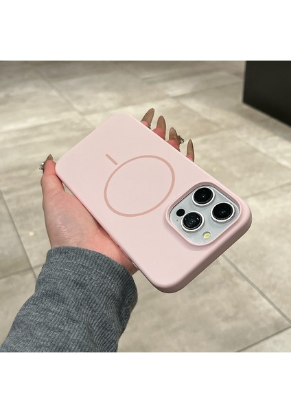 iPhone 16 Pro (6.3inc) Magsafe ile Uyumlu Yumuşak Soft Mükemmel Manyetik Esnek Silikon Kılıf fırsatları