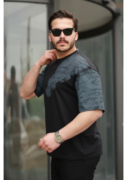 Siyah Kol Baskı Detaylı Sıfır Yaka Oversize Kısa Kollu Tişört -2506 fiyatları
